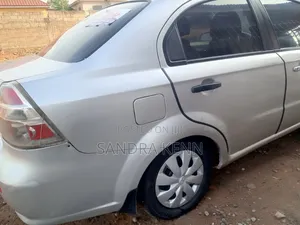 Chevrolet Aveo 2012 Silver