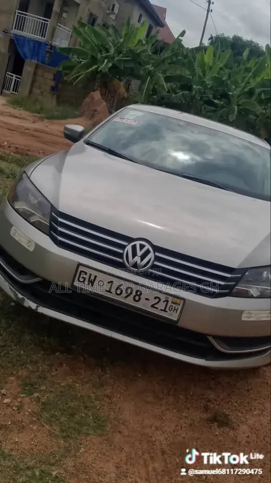 Volkswagen Passat 2021 Silver