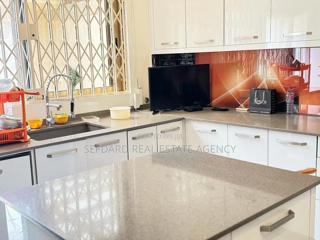 Furnished 6bdrm House in Sefdard Properties, Labone for rent