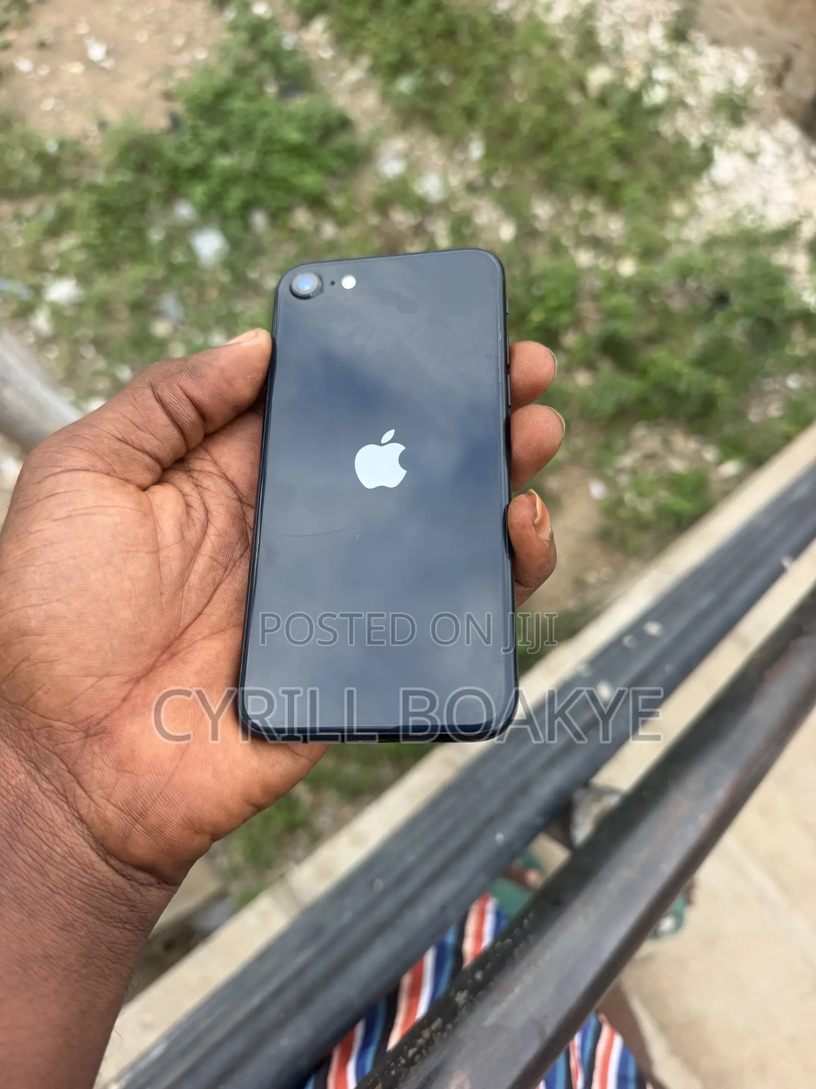 Apple iPhone SE (2022) 64 GB Gray