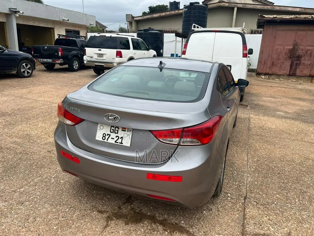 Hyundai Elantra 2013 Gray