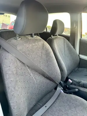 Toyota Vitz 2010 Silver