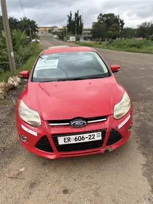 Ford Focus SEL Sedan FWD (2.0L 4cyl 6A) 2012 Red