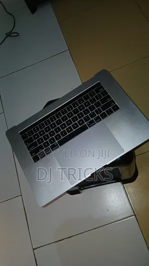 Laptop Apple MacBook Pro 2017 16GB Intel Core i7 SSD 256GB