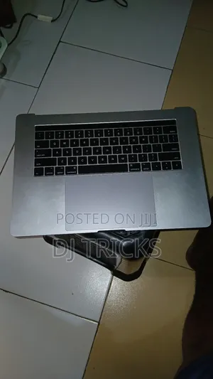 Laptop Apple MacBook Pro 2017 16GB Intel Core i7 SSD 256GB