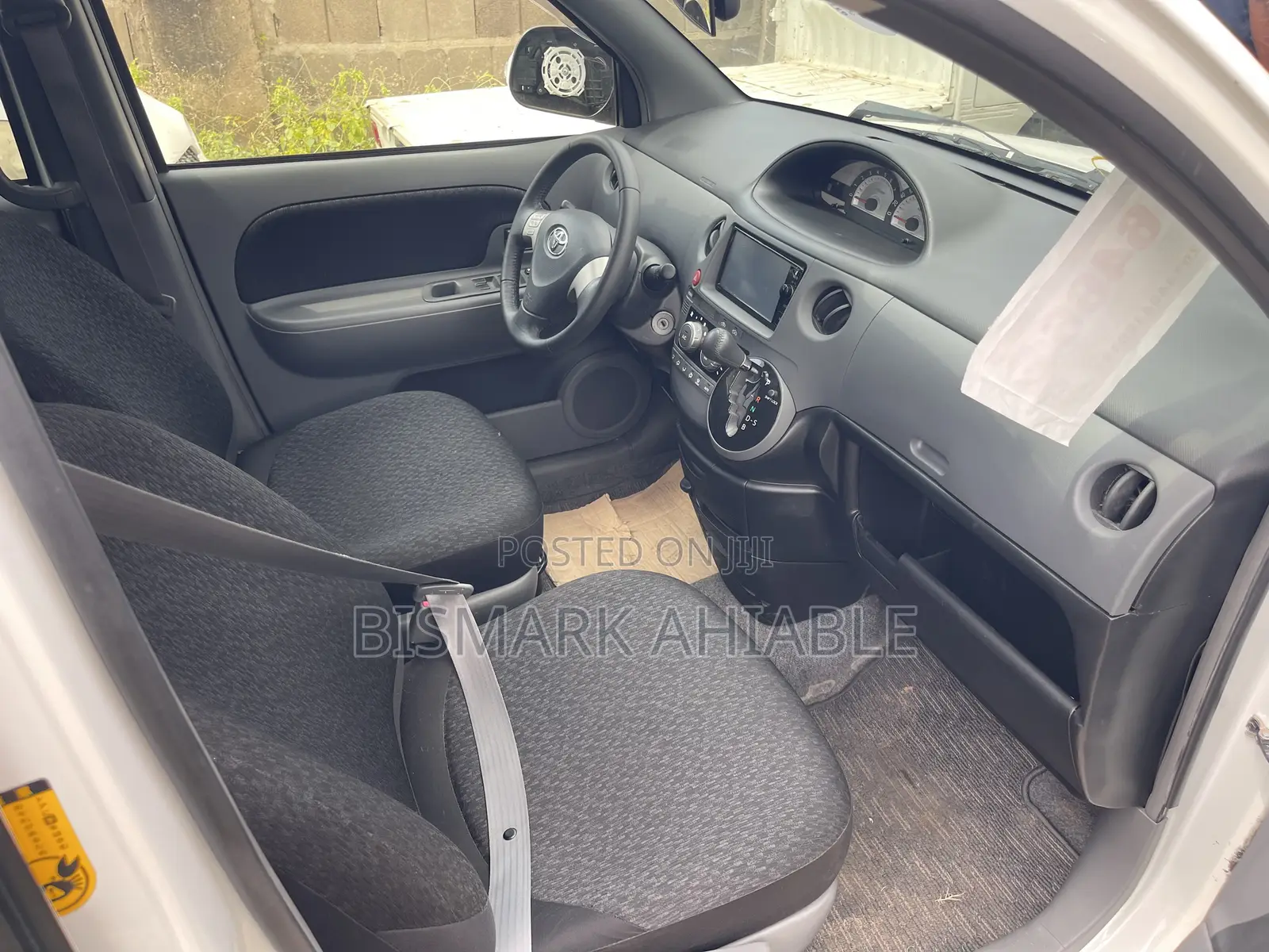 Toyota Sienta 1.5 FWD 2013 White