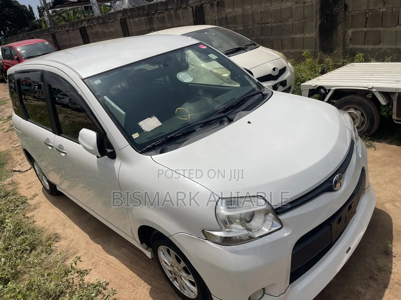 Toyota Sienta 1.5 FWD 2013 White