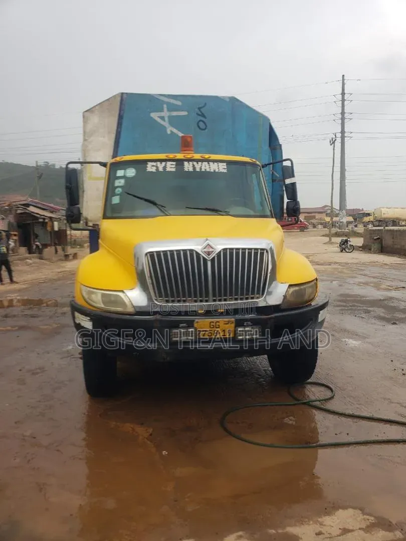 International 4000 Series 10-Wheeler Cargo Truck – Diesel – For Sale