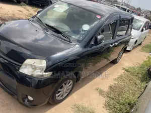 Toyota Sienta 1.5 FWD 2013 Black