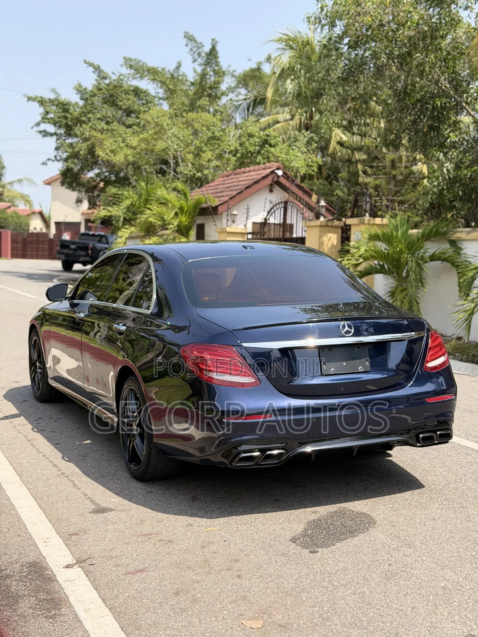 Mercedes-Benz E300 2018 Blue
