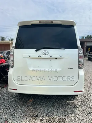 Toyota Voxy 2012 Gray