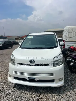Toyota Voxy 2012 Gray