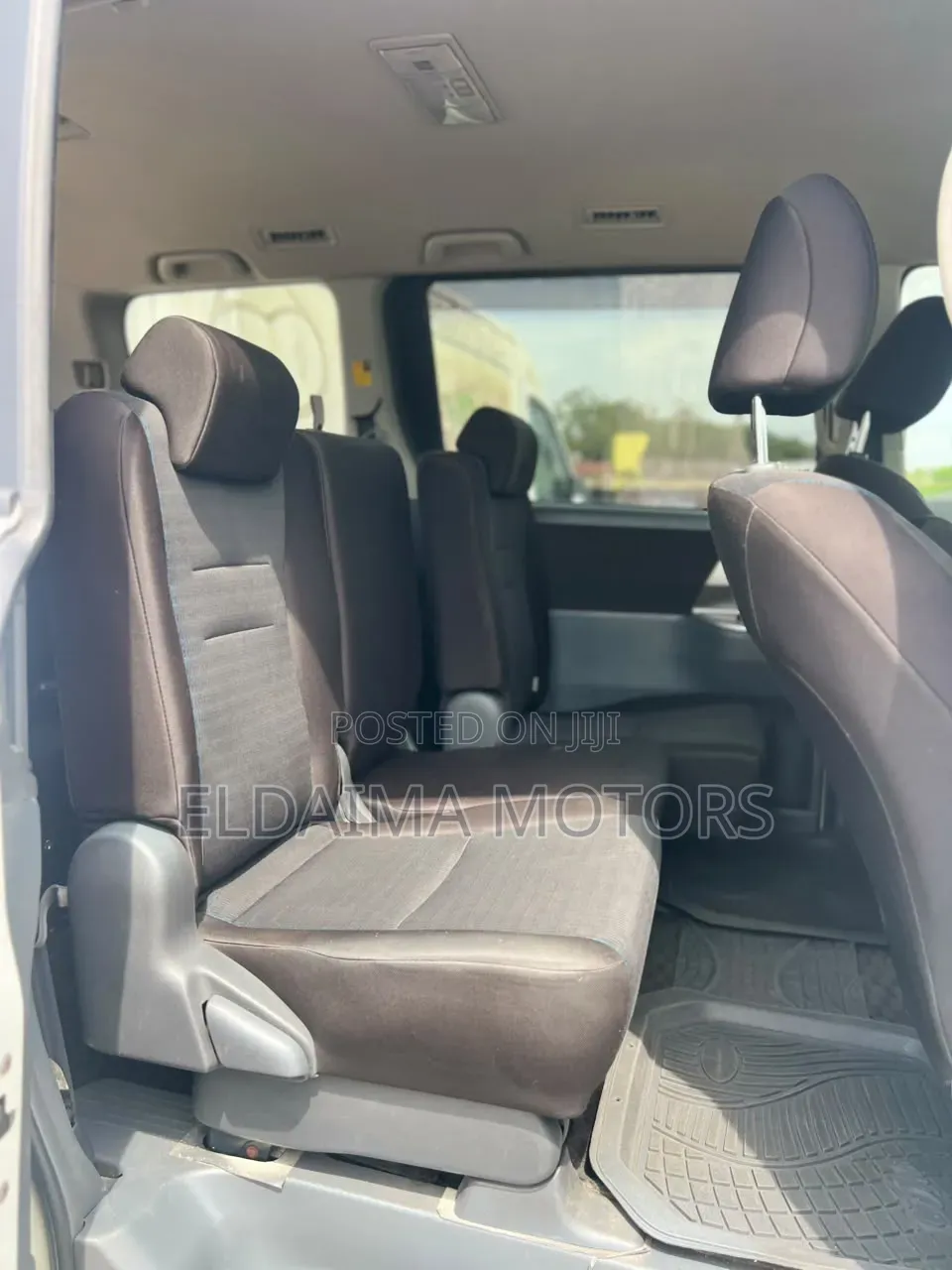 Toyota Voxy 2012 Gray