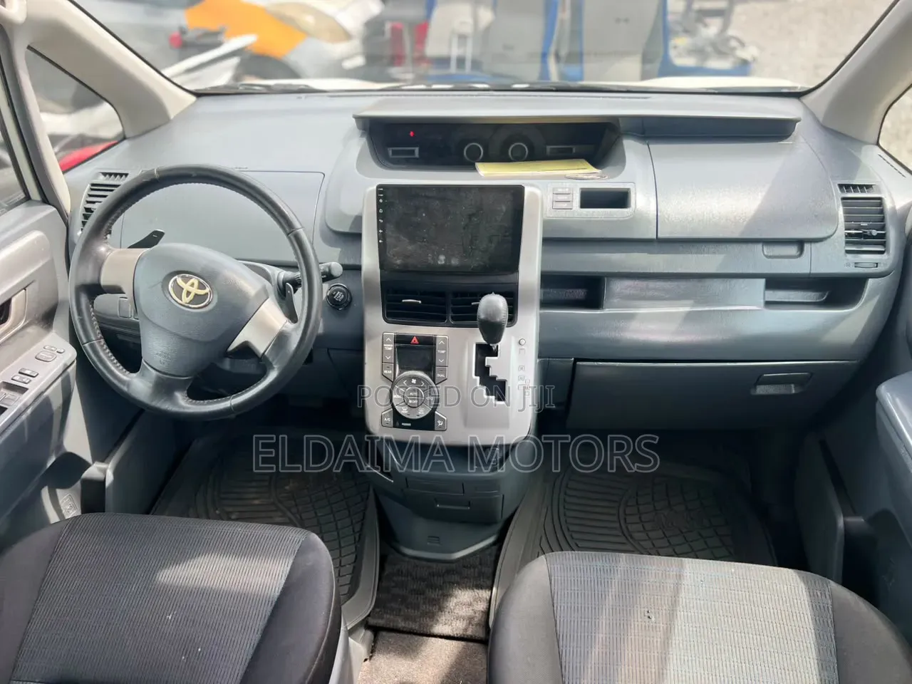 Toyota Voxy 2012 Gray