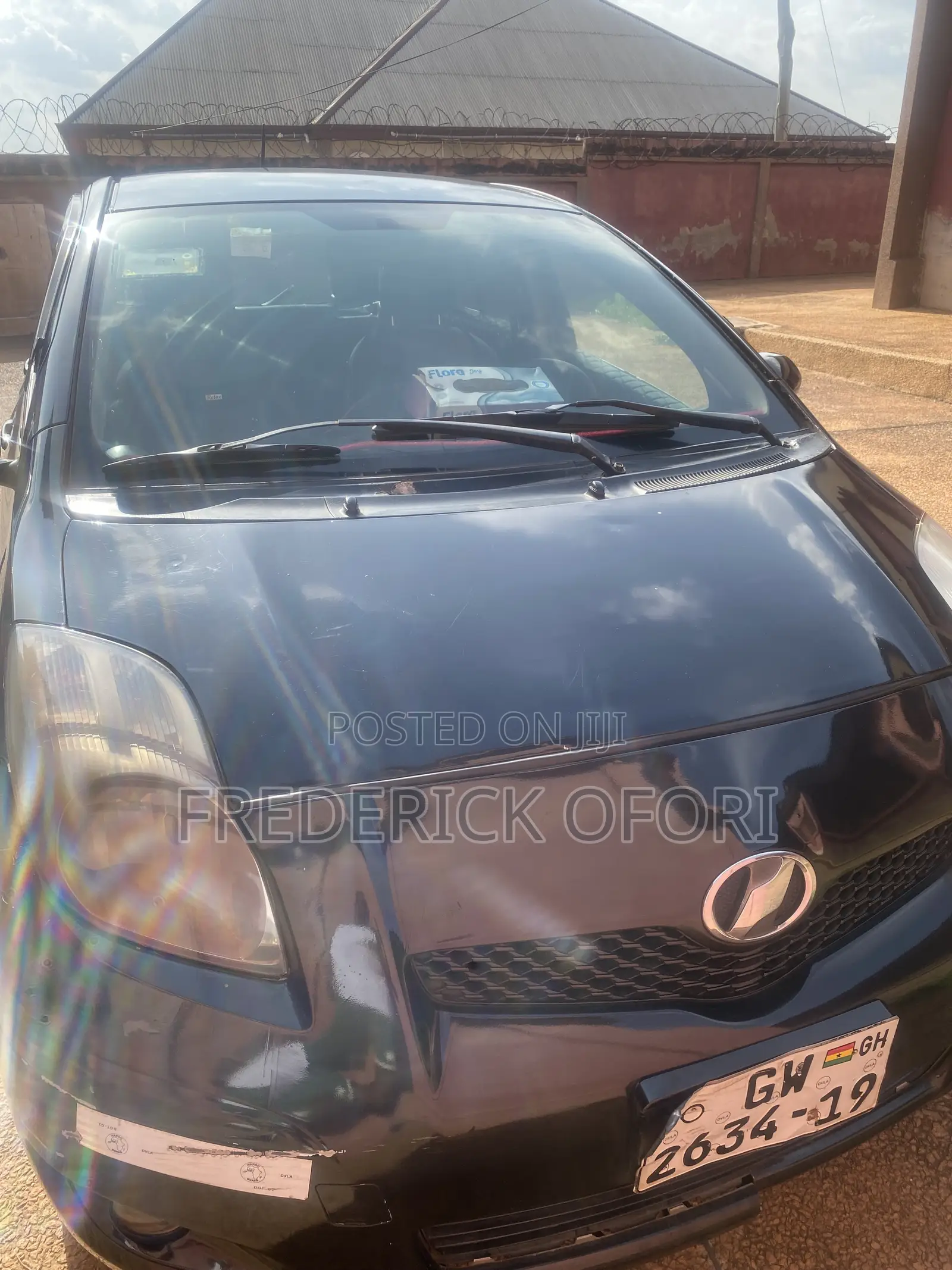 Toyota Vitz 1.3 AWD 3dr 2009 Black