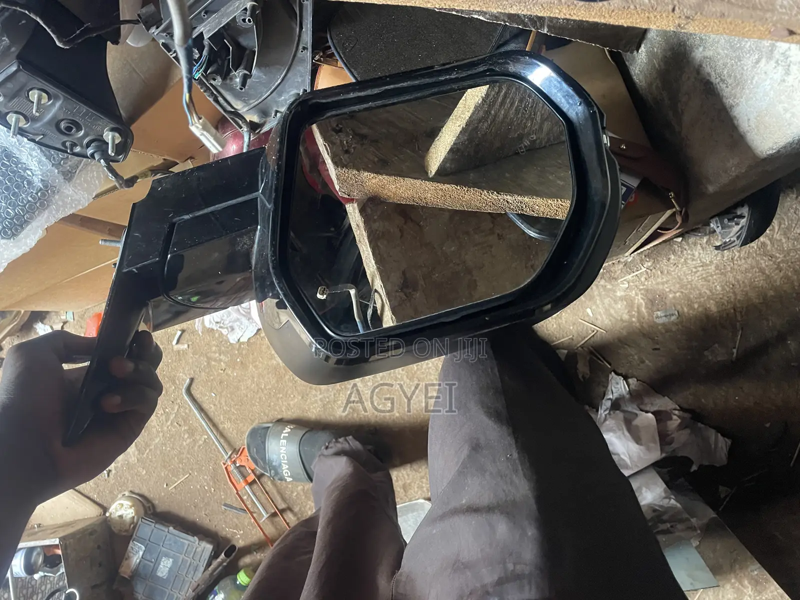 Driving Mirror Dealer