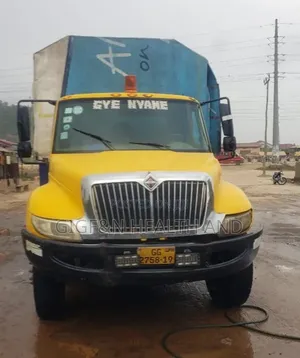International 4000 Series 10-Wheeler Cargo Truck – Diesel – For Sale