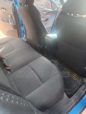 Toyota C-HR XLE Prermium FWD (2.0L 4cyl 2AM) 2018 Blue