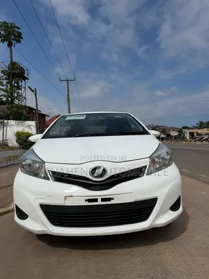 Toyota Vitz 1.3 AWD 5dr 2013 White