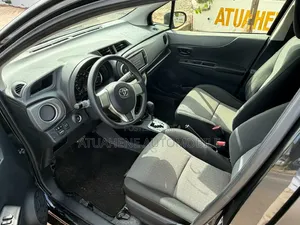Toyota Vitz 1.3 AWD 5dr 2013 White