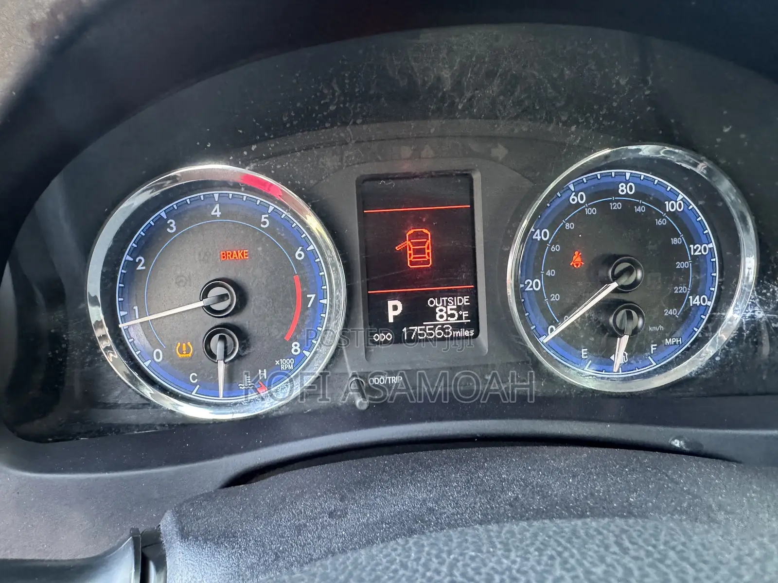 Toyota Corolla LE (1.8L 4cyl 2A) 2018 Silver