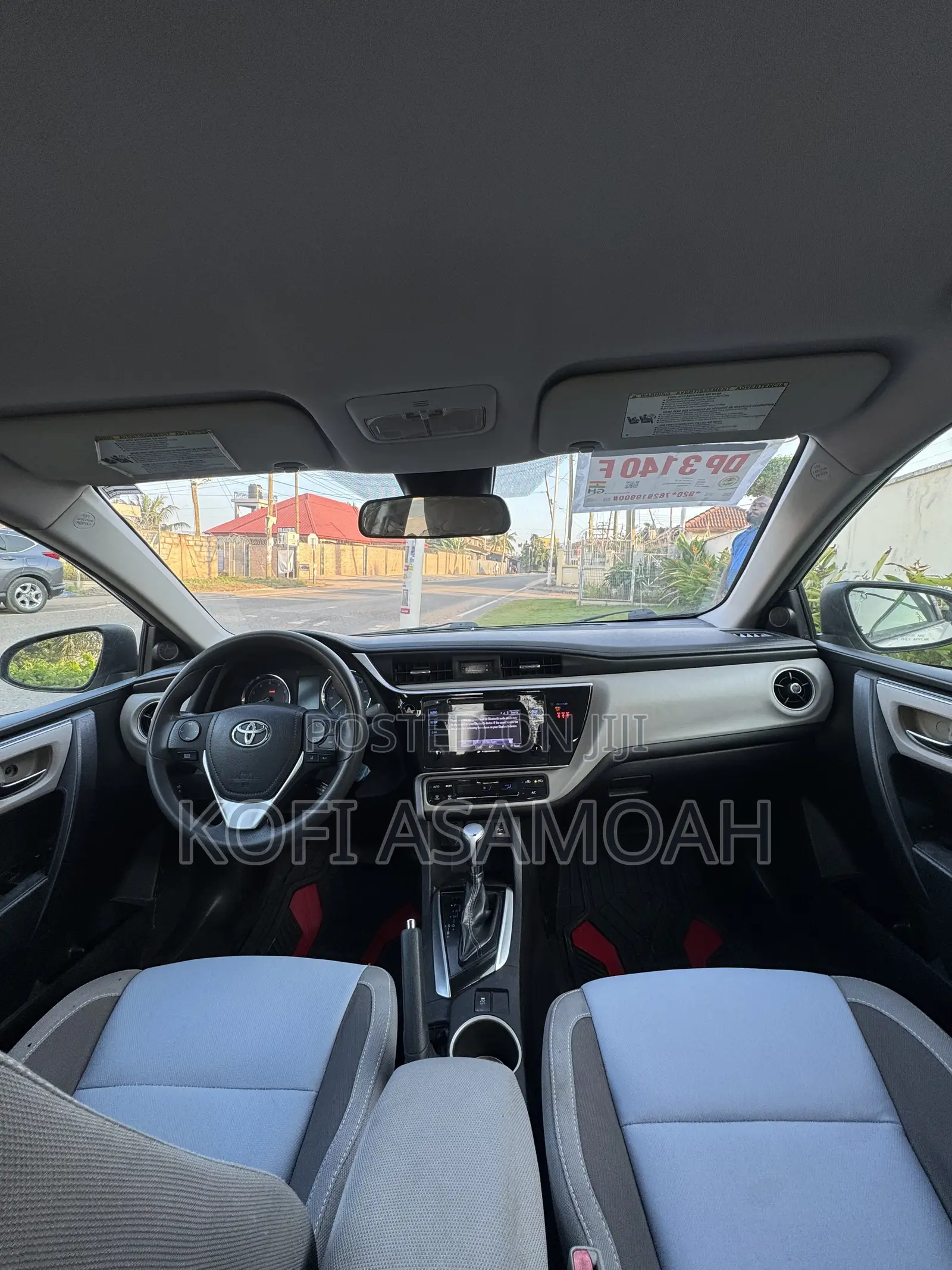 Toyota Corolla LE (1.8L 4cyl 2A) 2018 Silver