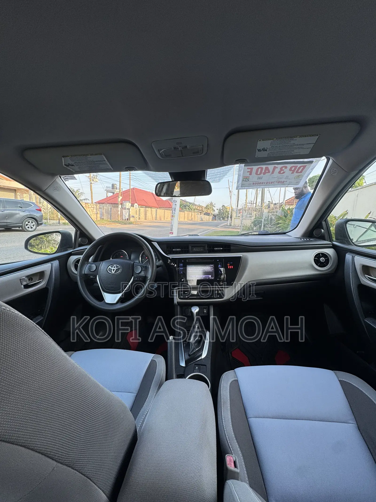 Toyota Corolla LE (1.8L 4cyl 2A) 2018 Silver