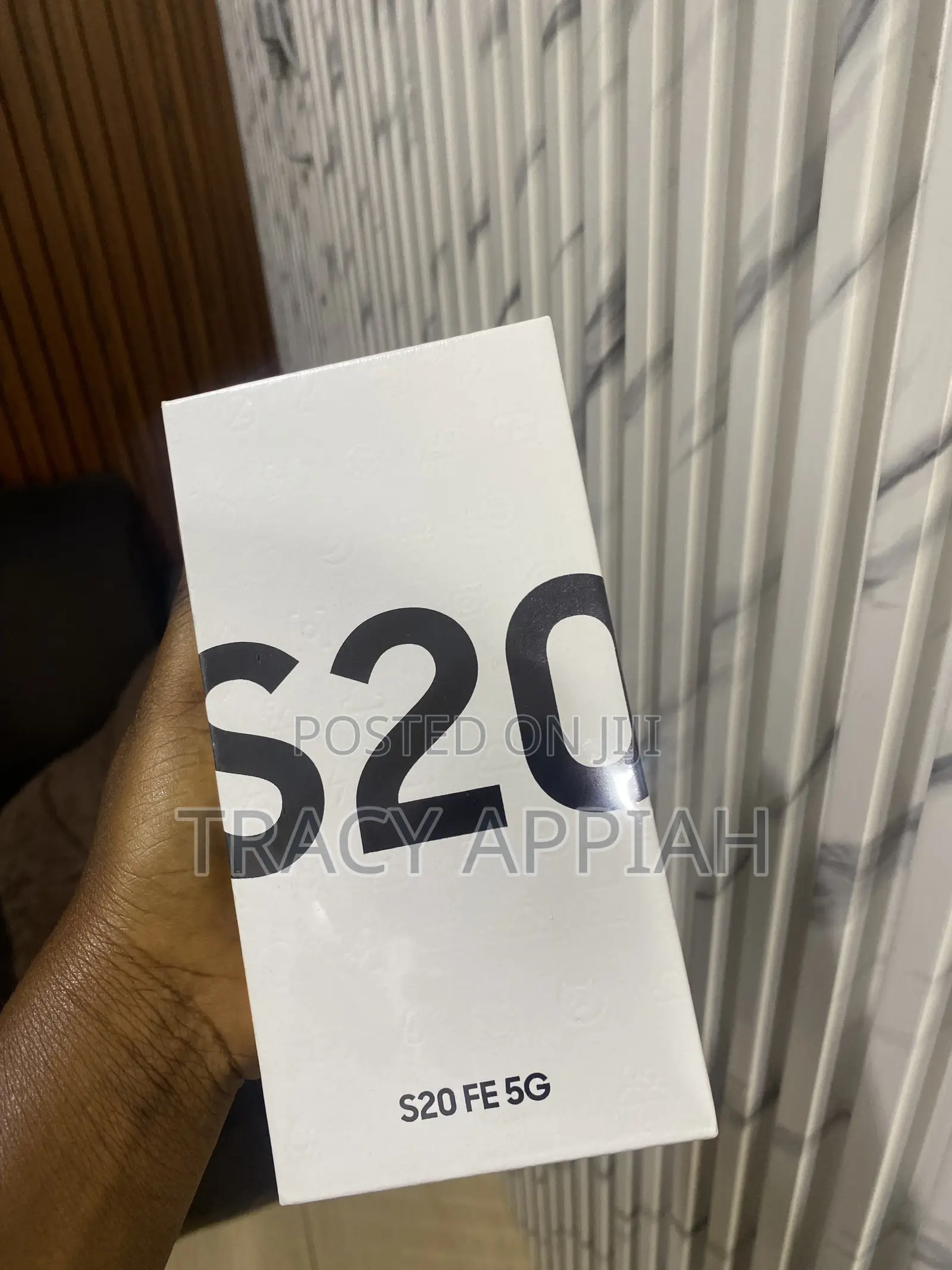 New Samsung Galaxy S20 128 GB Black