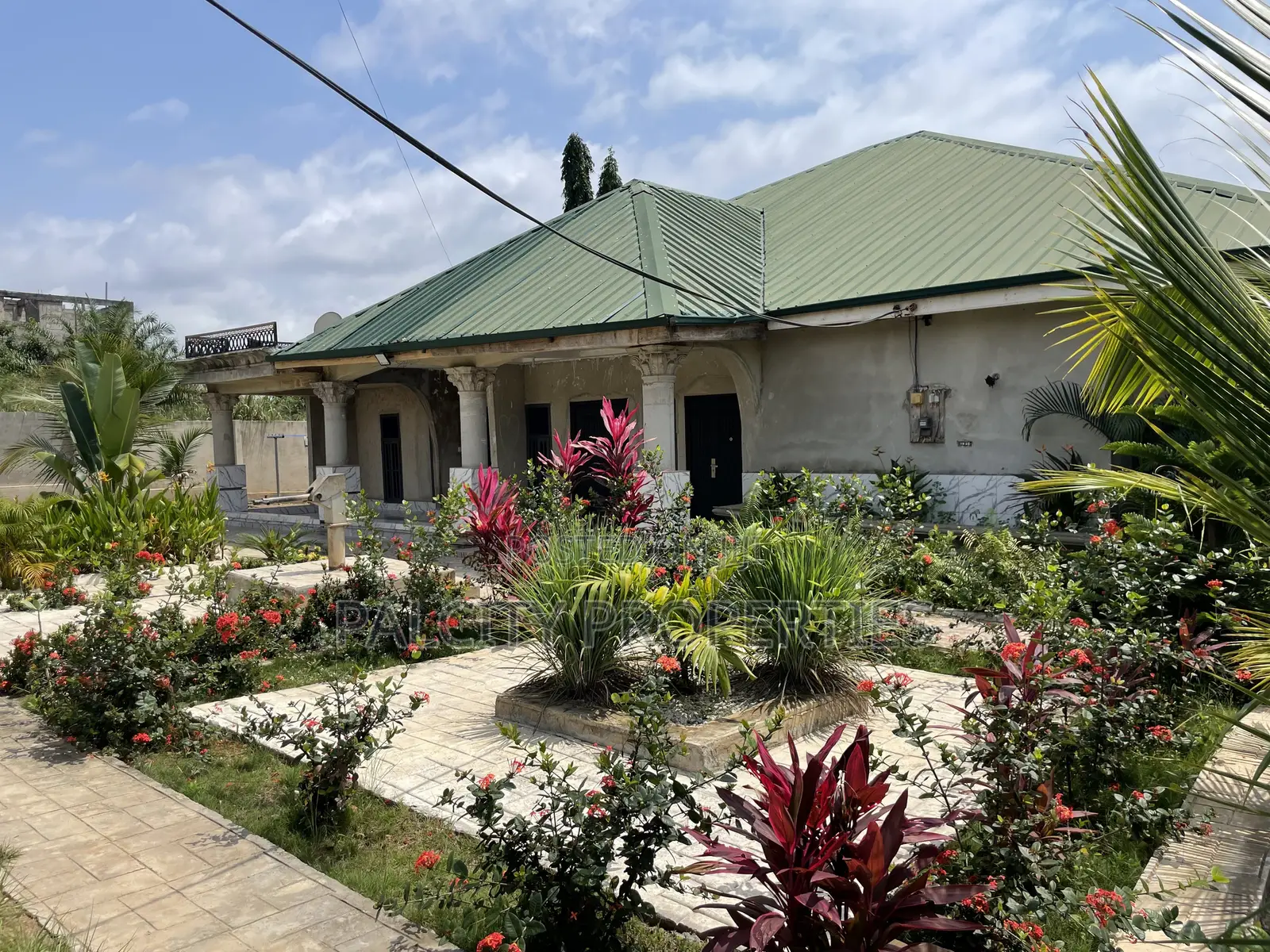 5bdrm House in Ahodwo Odaso, Kumasi Metropolitan for sale