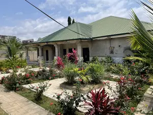 5bdrm House in Ahodwo Odaso, Kumasi Metropolitan for sale
