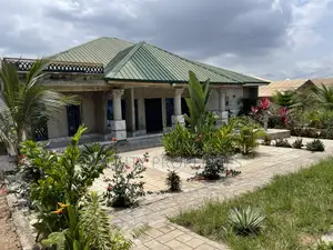 5bdrm House in Ahodwo Odaso, Kumasi Metropolitan for sale