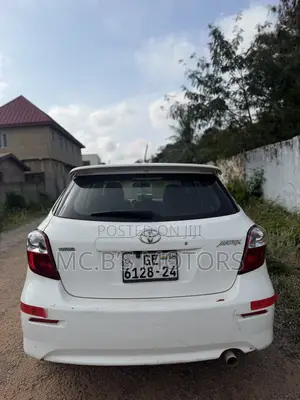 Toyota Matrix 2011 White