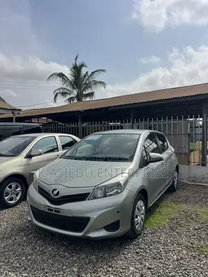 Toyota Vitz 1.3 AWD 3dr 2013 Silver