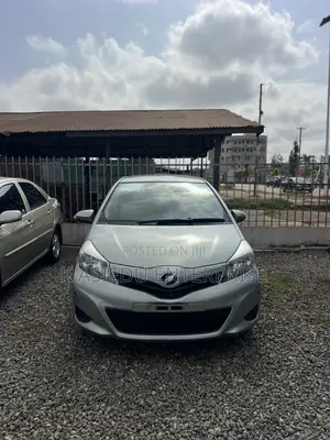 Toyota Vitz 1.3 AWD 3dr 2013 Silver