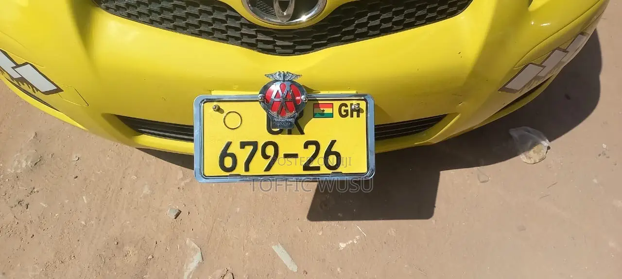 Toyota Yaris Base Hatchback 3dr 2010 Yellow