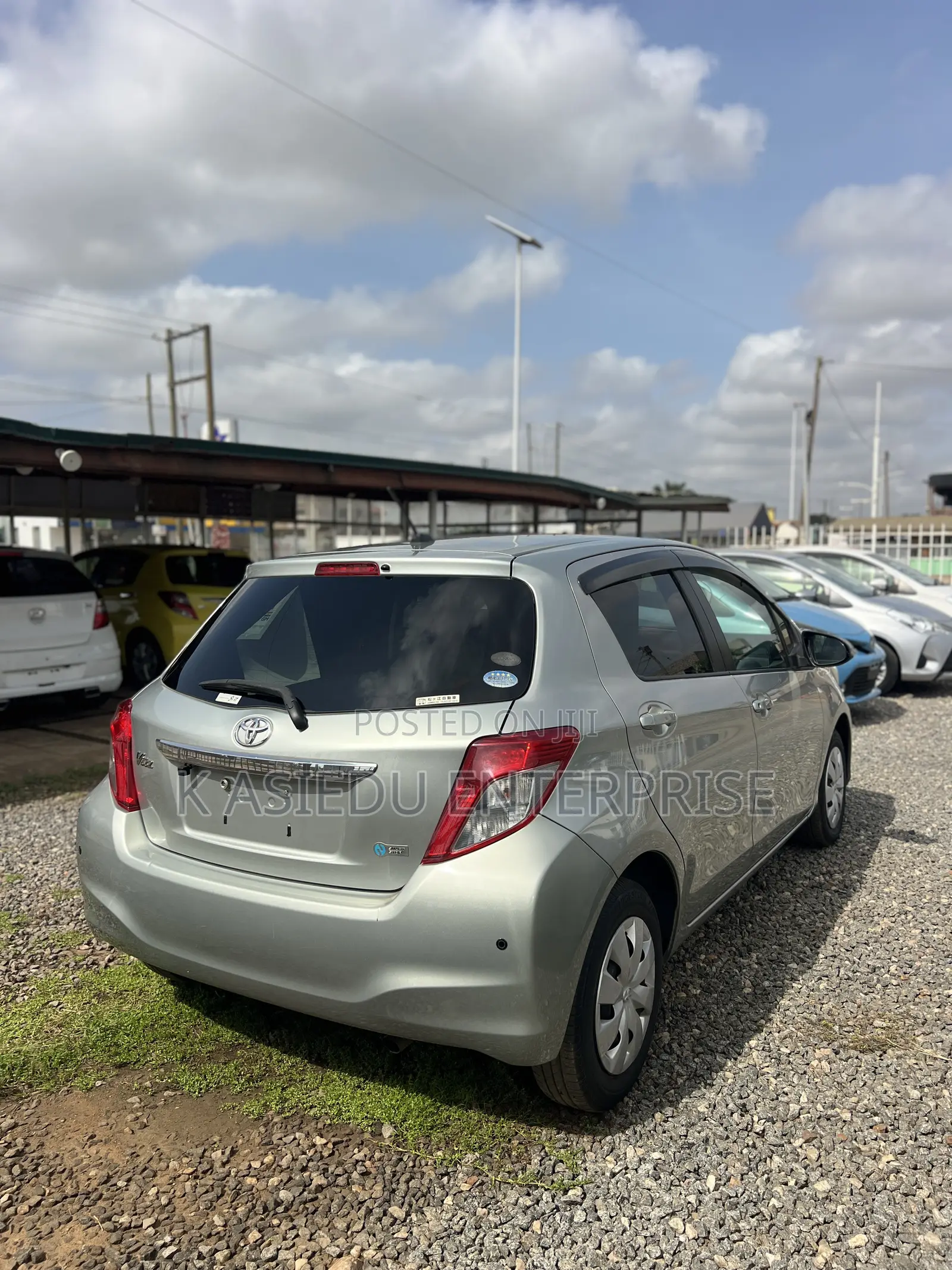Toyota Vitz 1.3 AWD 3dr 2013 Silver