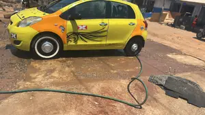 Toyota Yaris Base Hatchback 3dr 2010 Yellow
