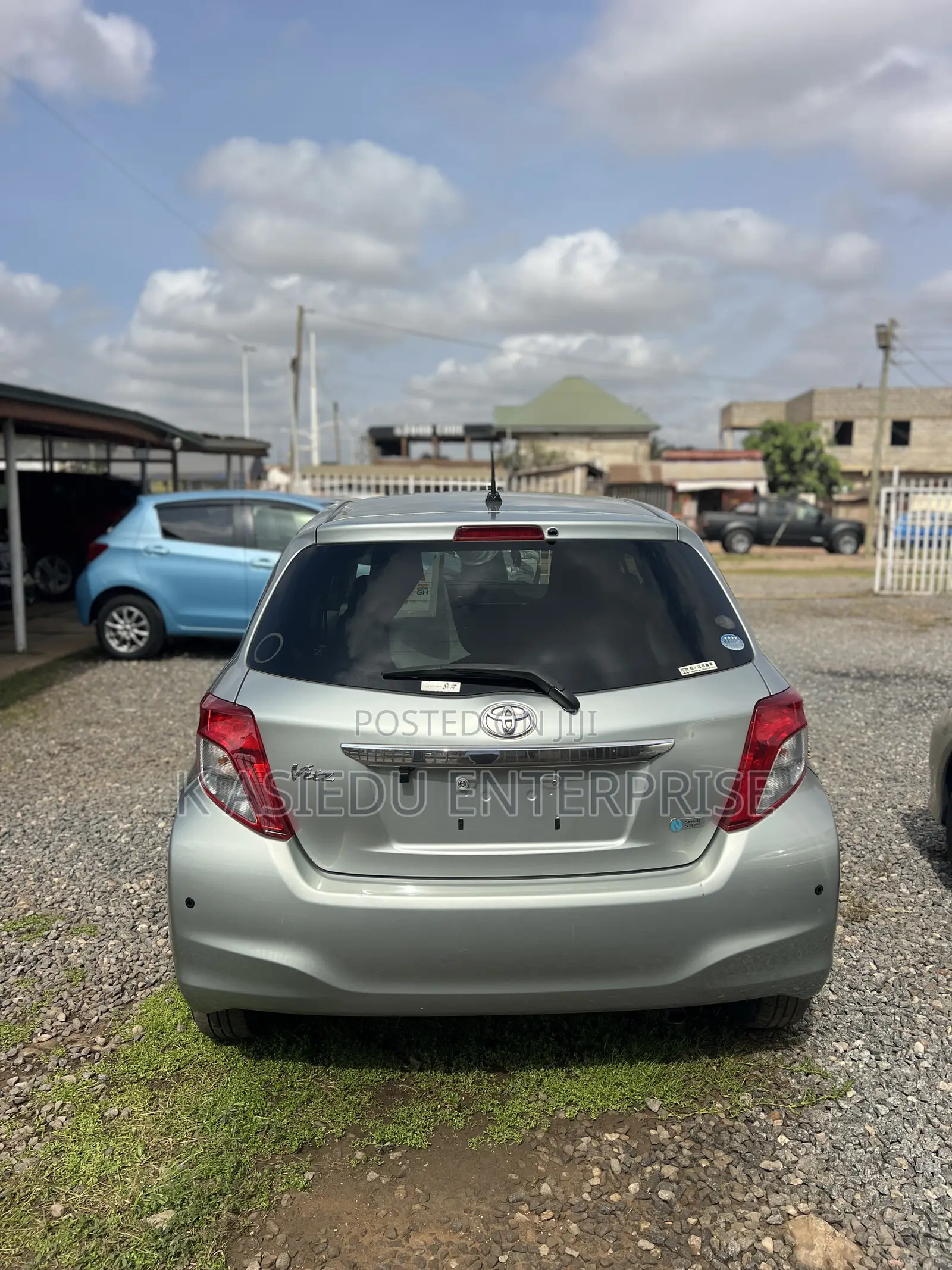 Toyota Vitz 1.3 AWD 3dr 2013 Silver