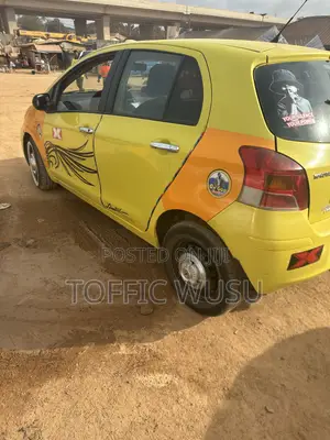 Toyota Yaris Base Hatchback 3dr 2010 Yellow