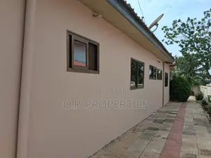 4bdrm House in Kwabenya Hills, Accra Metropolitan for sale