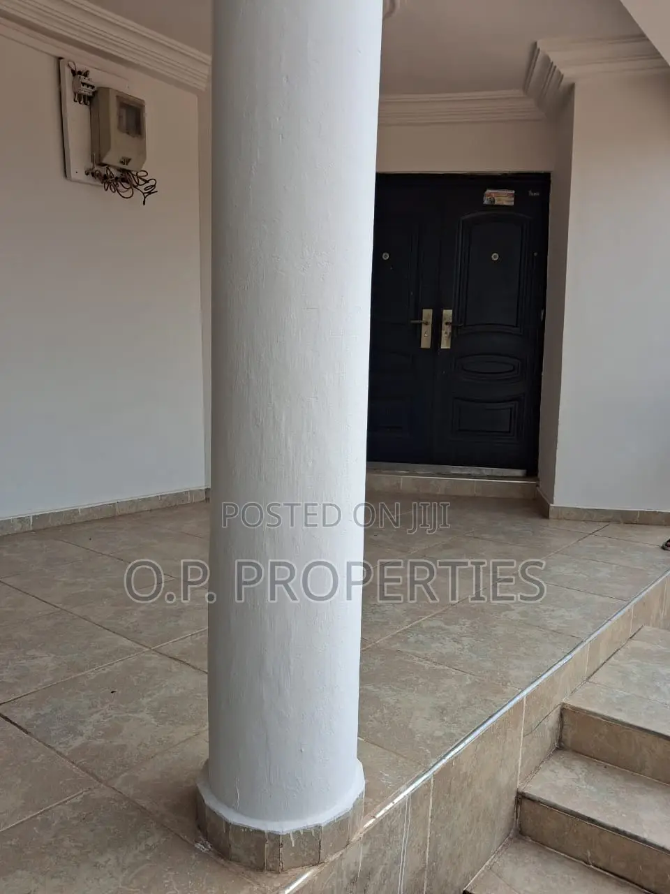4bdrm House in Kwabenya Hills, Accra Metropolitan for sale