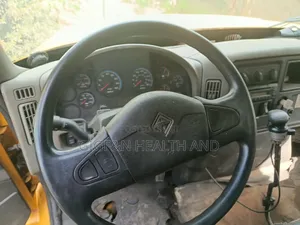 International 4000 Series 10-Wheeler Cargo Truck – Diesel – For Sale