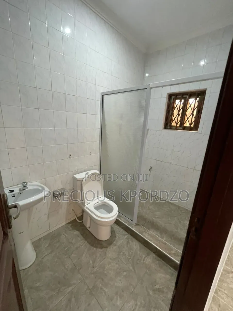 3bdrm Apartment in Botwe Highways, School Junction for rent
