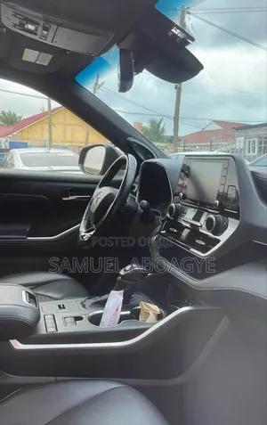 Mitsubishi Outlanderfor Rent