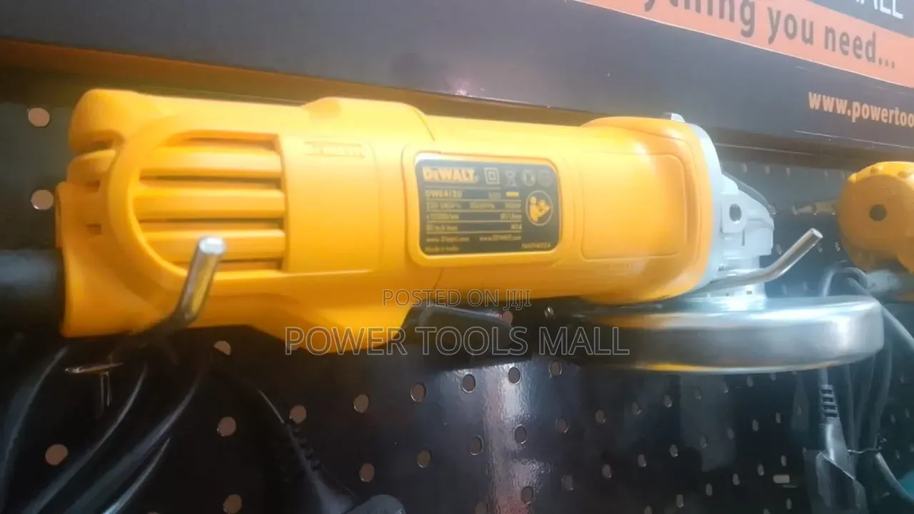 DeWalt Electric Angle Grinder 900W 4.5"