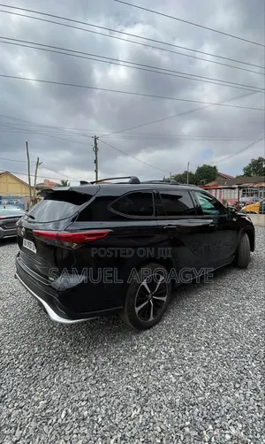 Toyota Highlander for Rent