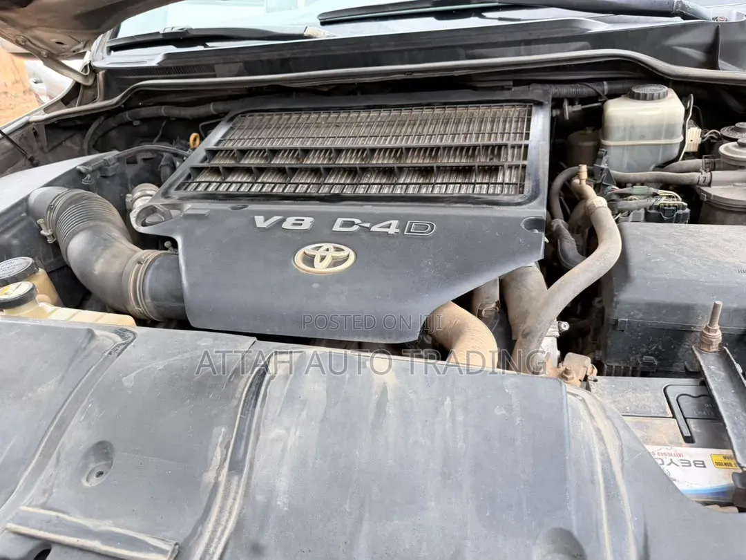 Toyota Land Cruiser 2013 Silver