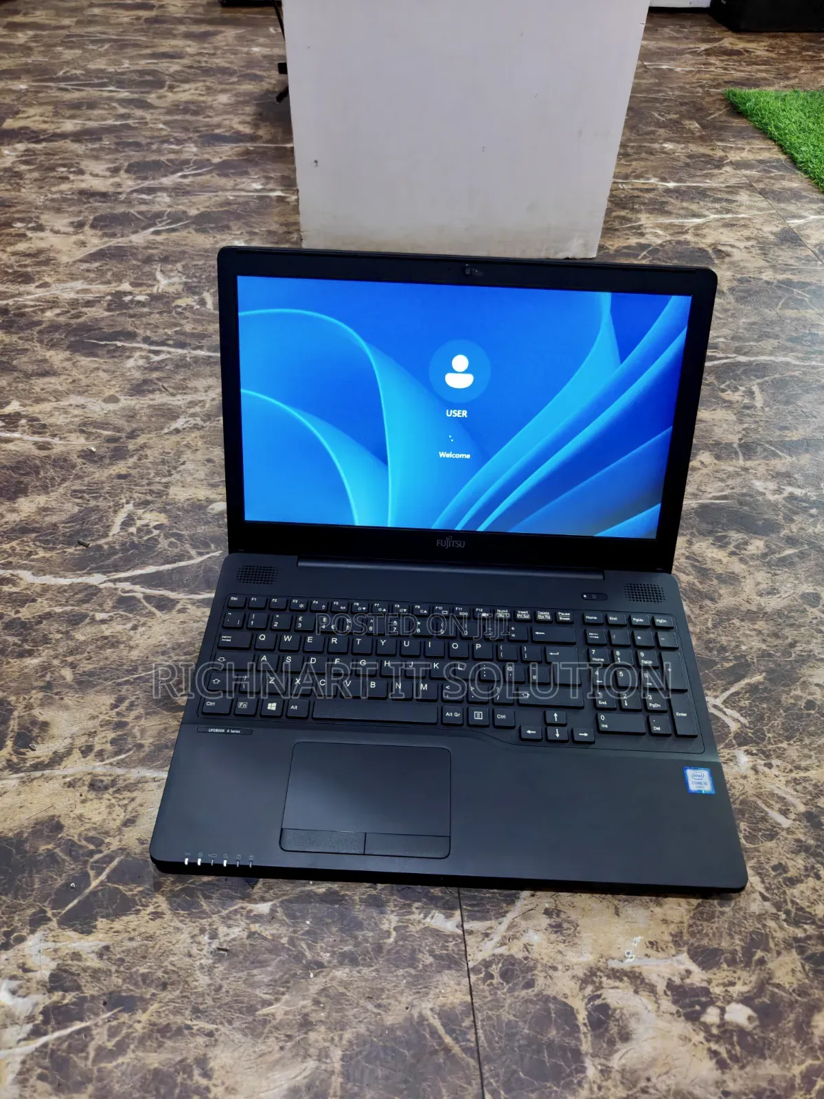 Laptop Fujitsu Lifebook A557 8GB Intel Core i5 HDD 500GB