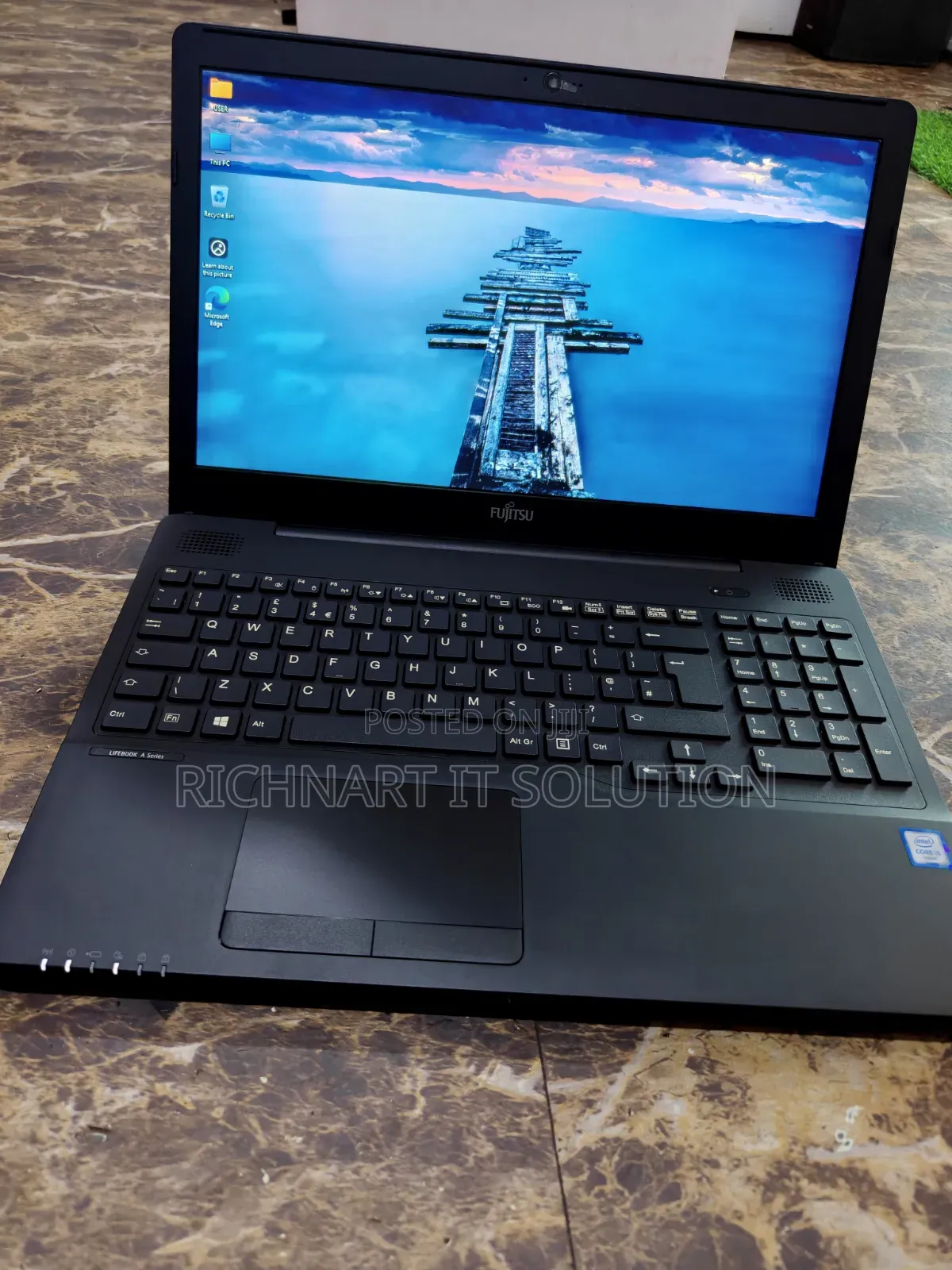 Laptop Fujitsu Lifebook A557 8GB Intel Core i5 HDD 500GB