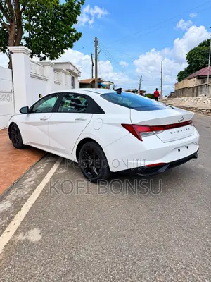 Hyundai Elantra Limited 2023 White